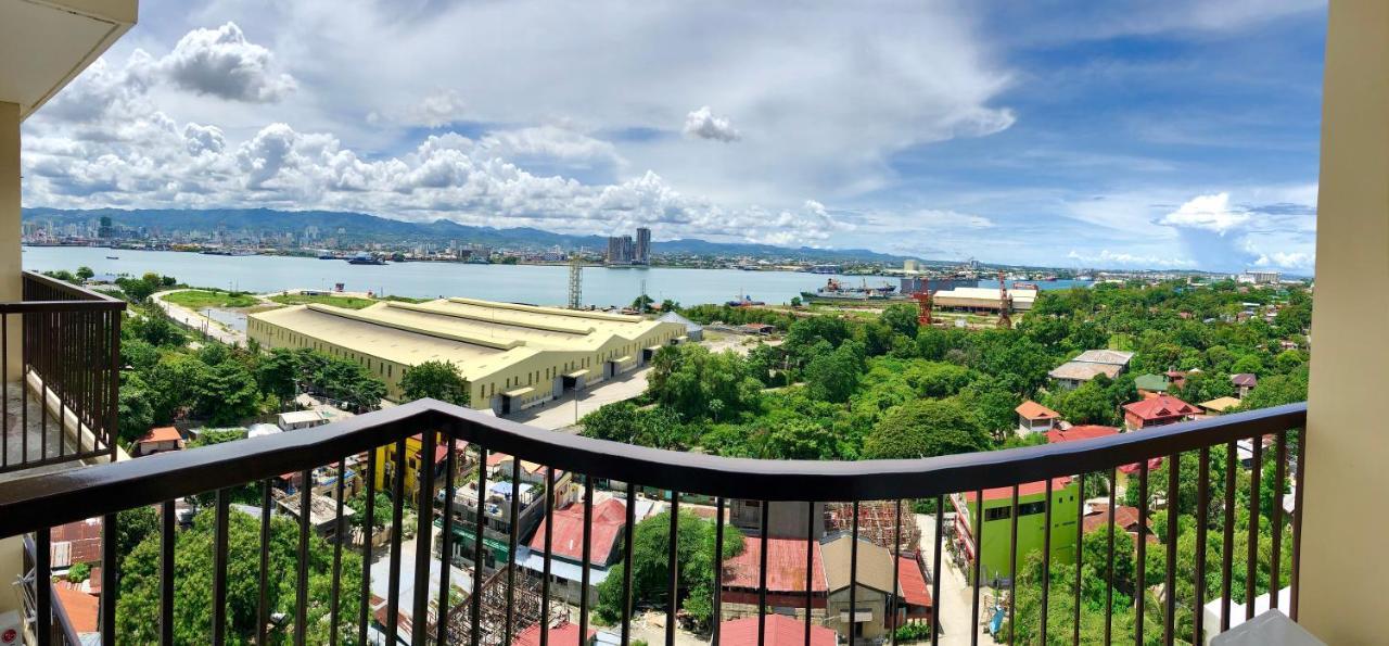 Condo W/ Balcony Near Mactan International Airport Lapu-Lapu City Exterior foto